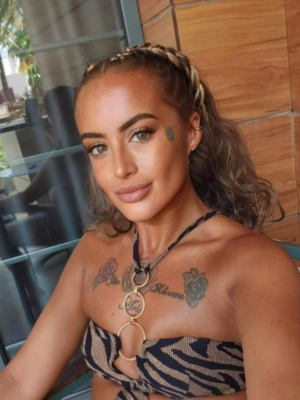 Vrouw (34) doodgebeten door eigen hond tijdens bizarre ruzie om kipnugget