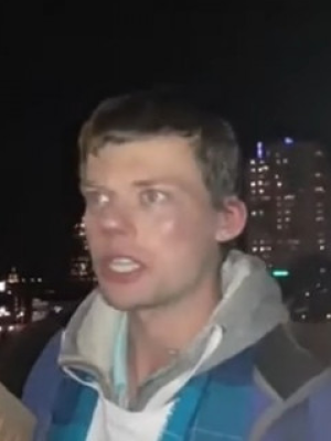 Van fakkel bij Kaag naar Palestina: activist negeert celstraf en verdwijnt over de grens