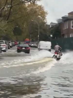 Recordregen verandert New York in rampgebied. Meerdere doden