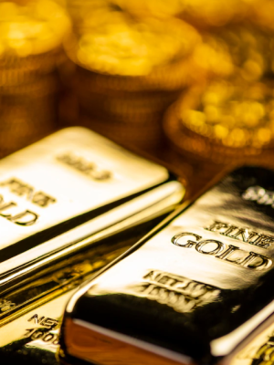 Man vindt goudschat in achtertuin en mag alles houden