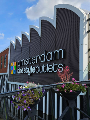 Geldautomaat weggeblazen bij keiharde plofkraak Halfweg