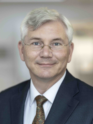 Brutale dief kiest verkeerde doelwit: VVD’er Van Schie zet achtervolging in