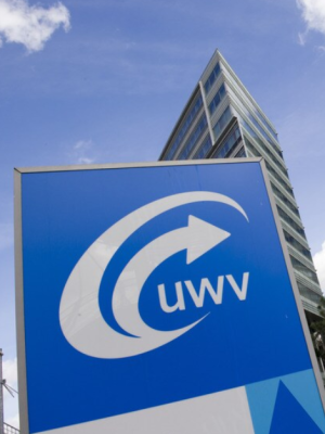 Gezinnen in financiële nood door UWV-blunder: “Ik moest ineens duizenden euro’s terugbetalen”