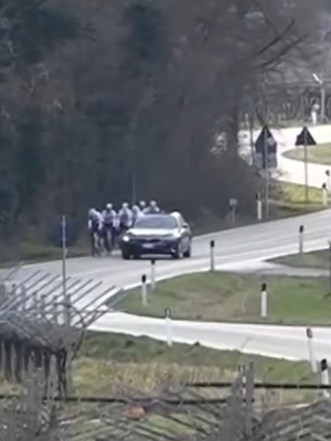 Italiaanse wielerploeg beschoten vanuit auto tijdens training