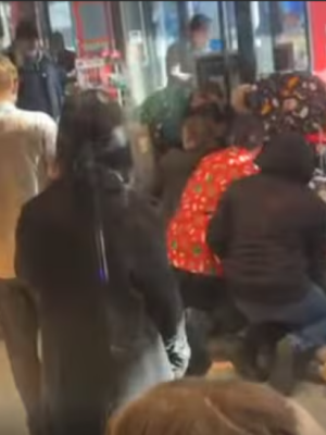 Medewerkers supermarkt mishandelen vermeende winkeldief in Dordrecht: ‘Ik dacht dat hij dood was’