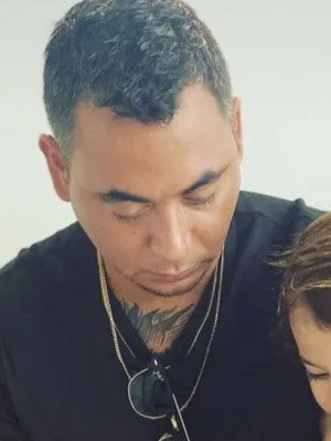 Jay werd doodziek in Turkije en mag na maanden van revalidatie eindelijk weer naar huis