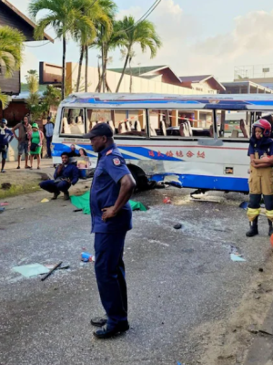 Nederlander veroorzaakt dodelijk verkeersongeval in Paramaribo: vier doden, onder wie kind van 8