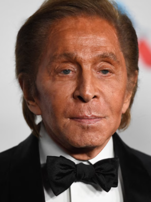 Mode-icoon Valentino (93) overleden: meester van elegantie en ‘Valentino Red’ laat onuitwisbare erfenis achter