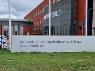 Zwaargewonde bij steekincident en gijzeling in gevangenis