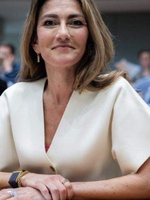 Omstreden VVD-posters bij Haagse tramhaltes