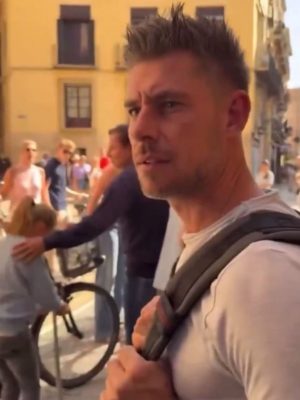 Fietstocht door Valencia eindigt in chaos voor Nederlandse familie: “Toeristen, ga naar huis!”