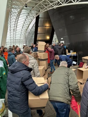 Boeren plaatsen verhuisdozen bij provinciehuis Utrecht Met dit beleid raak ik mijn toekomst kwijt