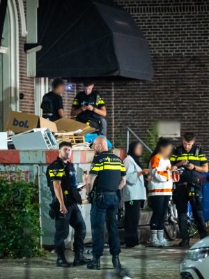 “Jongen gewond bij steekpartij voor opvang van vluchtelingen”