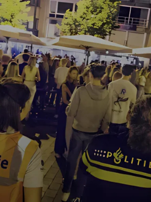 Knokke kreunt onder dronken tienermeisjes – politie machteloos, ouders onverschillig