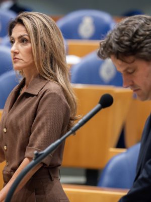 VVD zakt in peiling De Hond naar 16 zetels, CDA kruipt dichter naar PVV en GL–PvdA