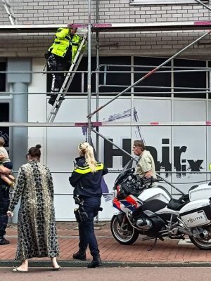 Politie ‘kapotgeschrokken’ van peuter (2) bovenin hoge steiger in Zeist