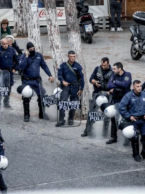 Bloedbad op Kreta: familievete mondt uit in schietpartij met 2000 kogels — dorp verandert in oorlogszone