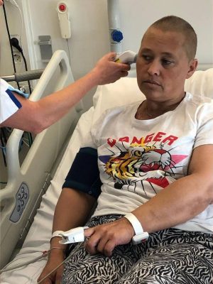 Door acute leukemie ging Dana (48) bijna dood: ‘Mijn overlevingskans was 20 procent’