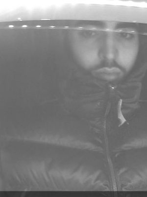 Asielzoeker misleidt hulpeloze Nederlandse bejaarde vrouw en rooft haar hele spaarrekening leeg