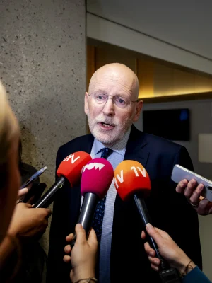 Timmermans reageert na belaging op Amsterdams terras: ‘Wij laten ons niet intimideren’