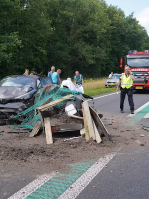 Vier gewonden bij ernstig ongeval op de N34 bij Annen, hond overleden