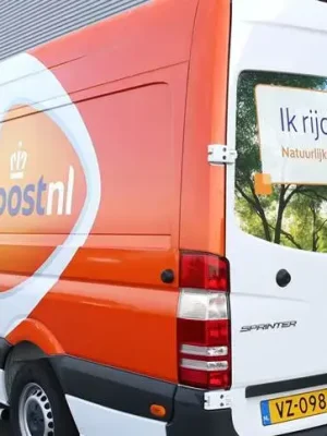 Drama in Tiel – kind vol aangereden door bestelbus van Post NL pakketbezorger